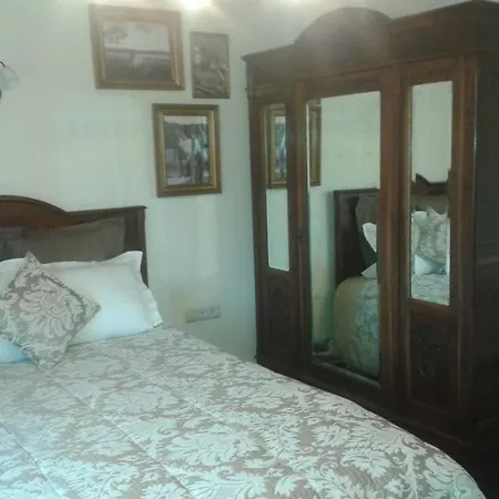Bed & Breakfast De Blauwe Maaten Neerglabbeek